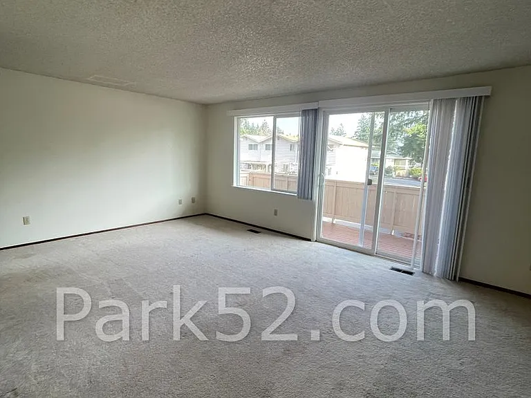 1446 Rainier Dr #4 — Photo 9