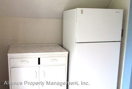 3rd image of 1017 Laramie St APT 06