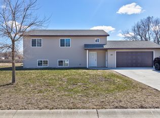 417 1st St S, Raymond, MN 56282