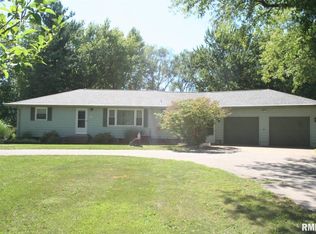 16571 Dee Mack Rd, Mackinaw, IL 61755