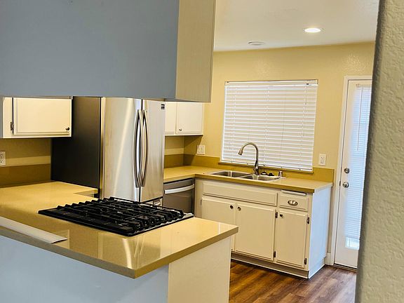5th image of 232 Del Mar Ave APT B