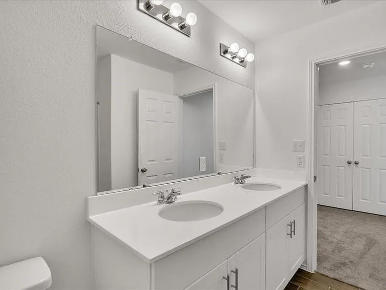 140 Banyon Dr — Photo 25