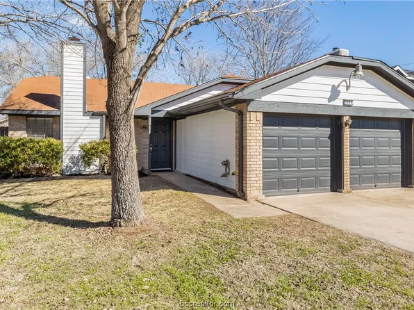 1111 Chinaberry Dr, Bryan, TX 77803