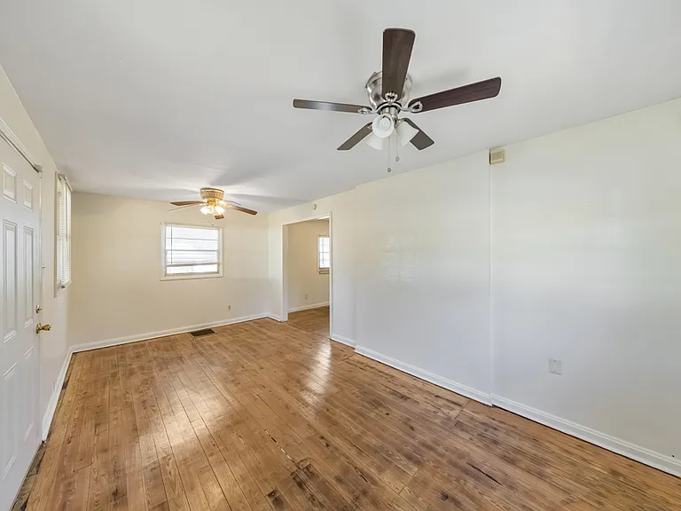 1776 Spring Ave — Photo 5