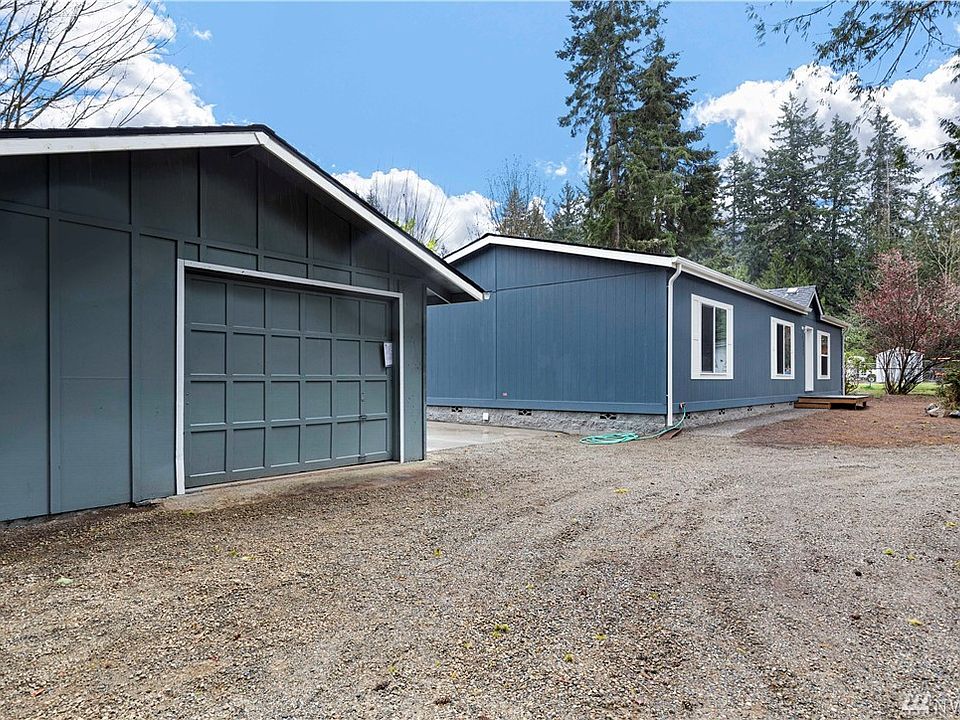 1st image of 15943 Sunny Cove Dr SE