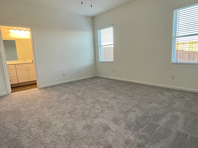 6222 Old Bridge Way — Photo 8