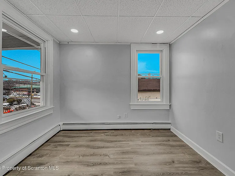 8 Green Ridge St #2 — Photo 6