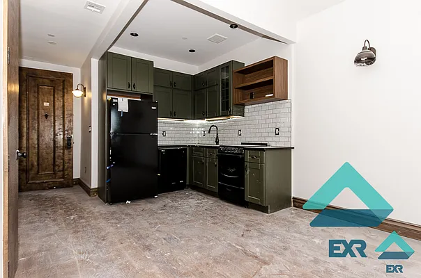 Rented by EXR | media 13