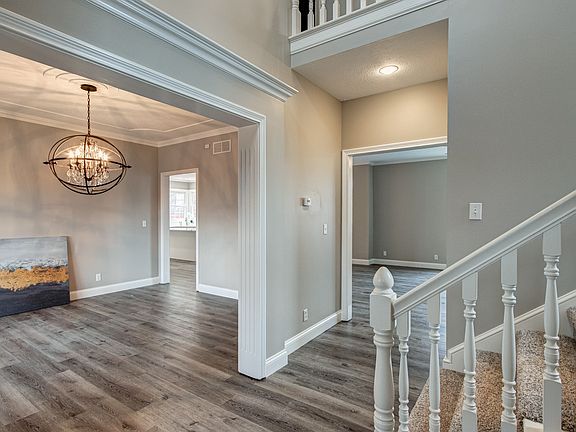 3rd image of 2066 Willow Lake Dr