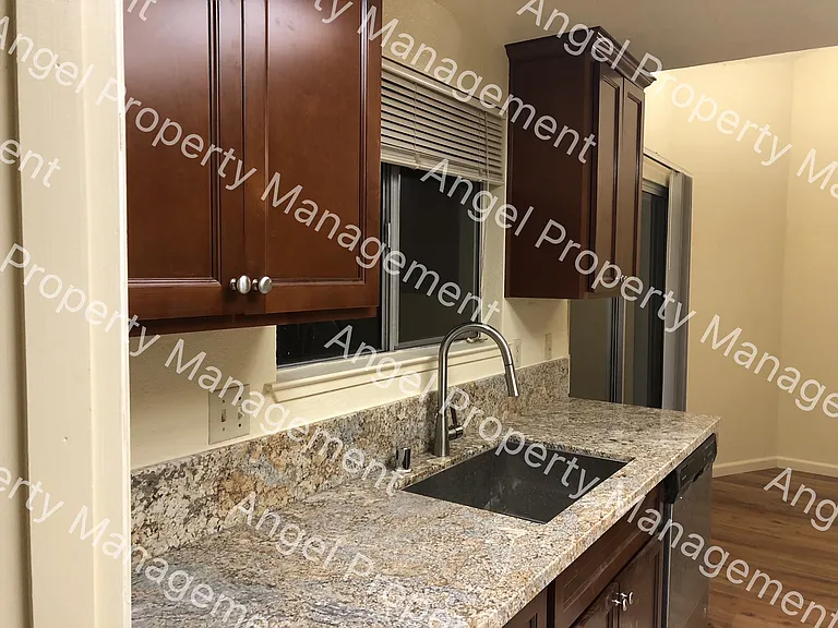 5400 Pomegranate Ave #1 — Photo 8