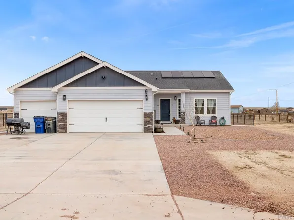 933 E Blackstone Dr, Pueblo West, CO 81007