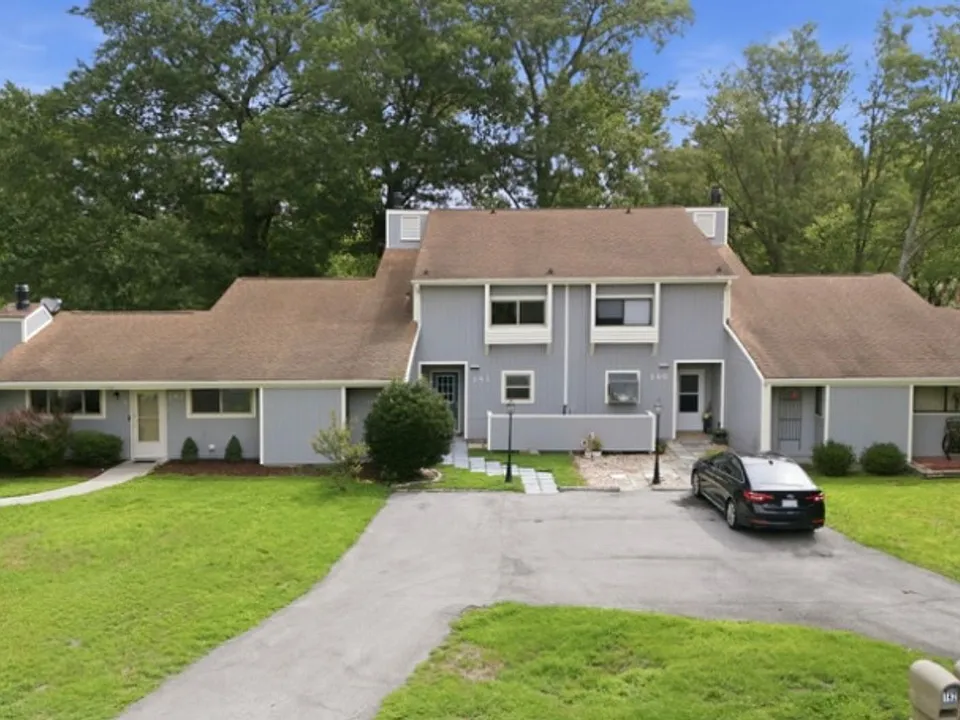 141 Quarterdeck Townes