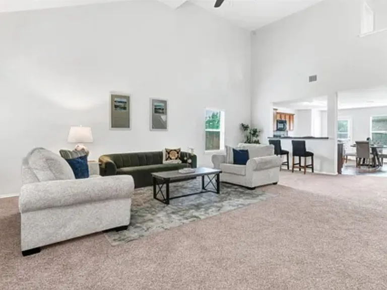 113 Forest Grv S — Photo 5