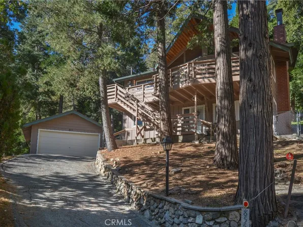 855 Bergschrund Dr, Crestline, CA 92325