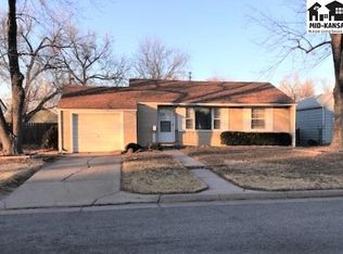 808 W 20th Ave, Hutchinson, KS 67502