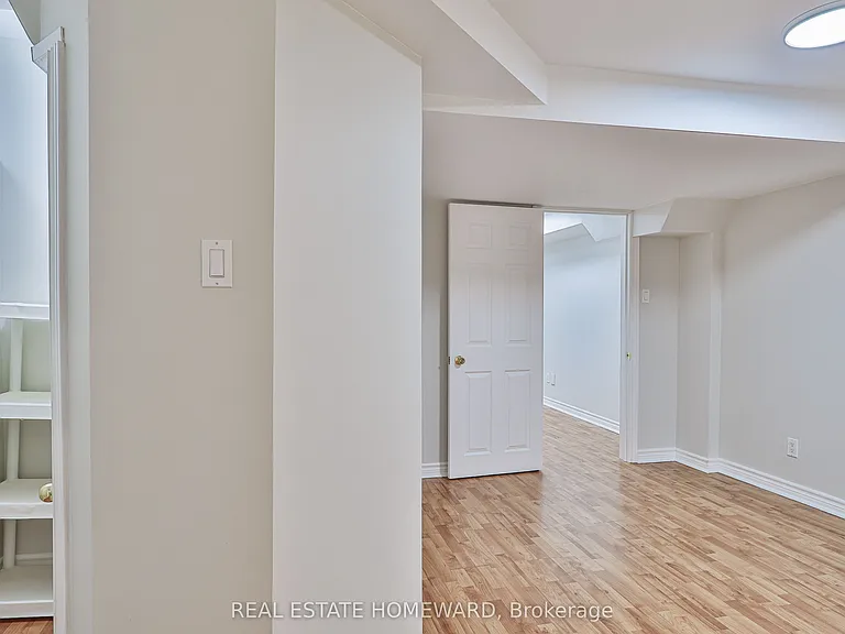 168 Wainscot Ave #LOWER — Photo 12