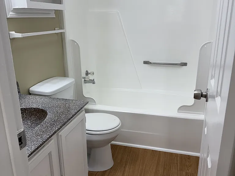 117 Montego Dr — Photo 6