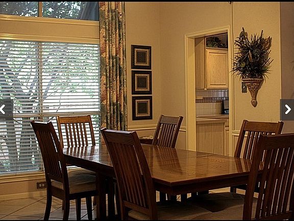 4th image of 14823 Hollydale Dr