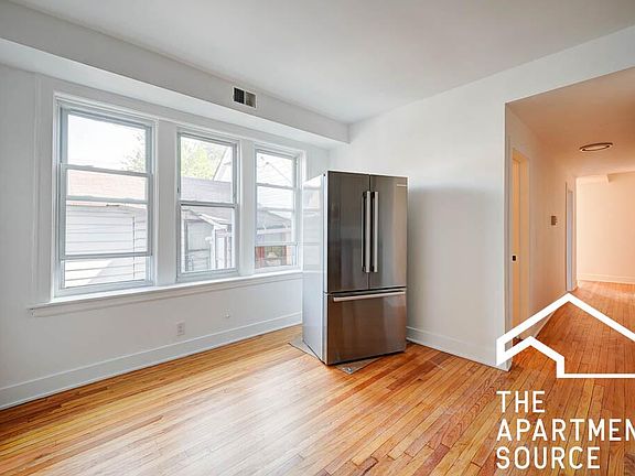 4th image of 2543 N Lawndale Ave #1