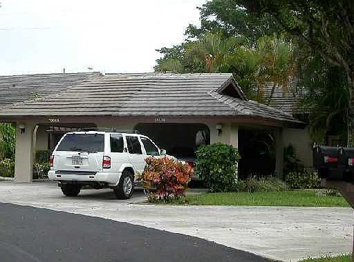 1st image of 10034 Shadywood Pl