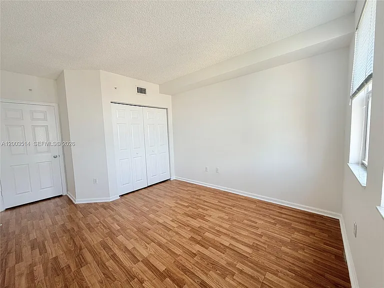 17100 N Bay Rd #1913 — Photo 31