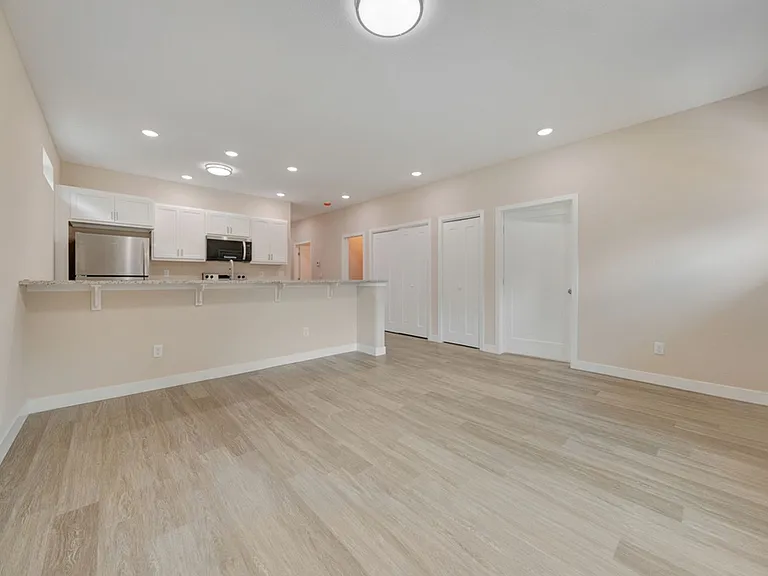 105 E Ensey St #A — Photo 7