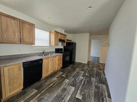 3rd image of 1624 Palm St Unit 142