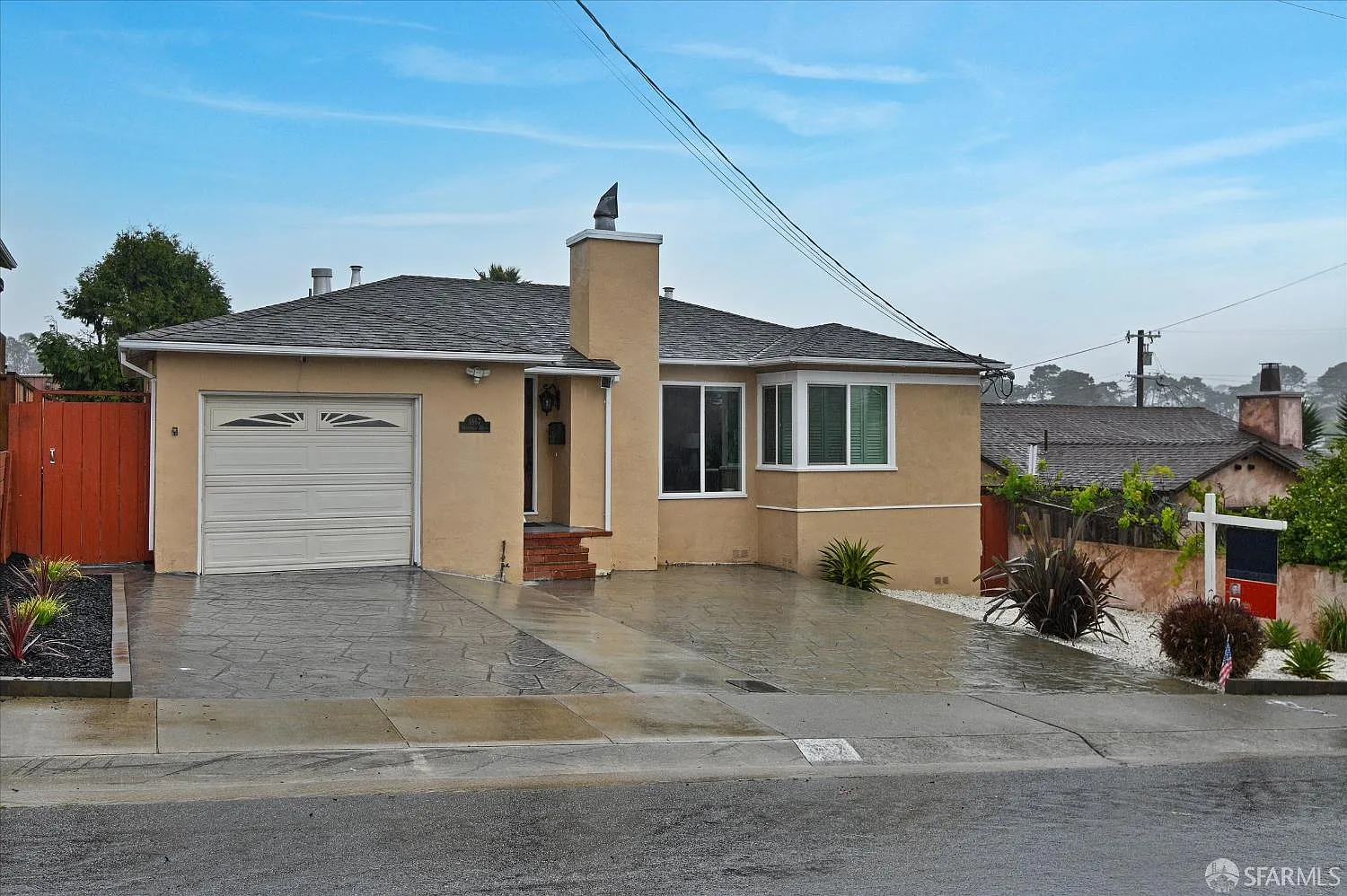 1867 Sweetwood Dr photo 1