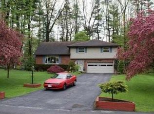 14 Trice Dr, Clifton Park, NY 12065