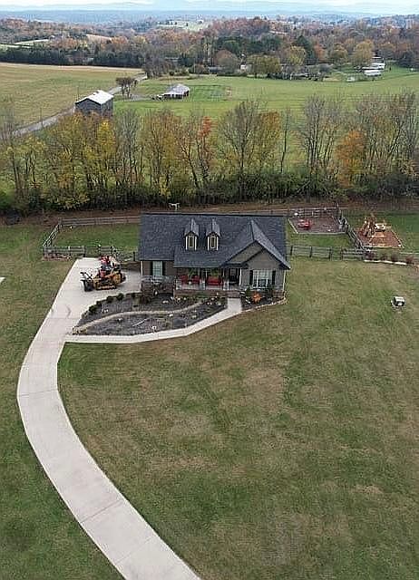 1st image of 850 Rouse Rd
