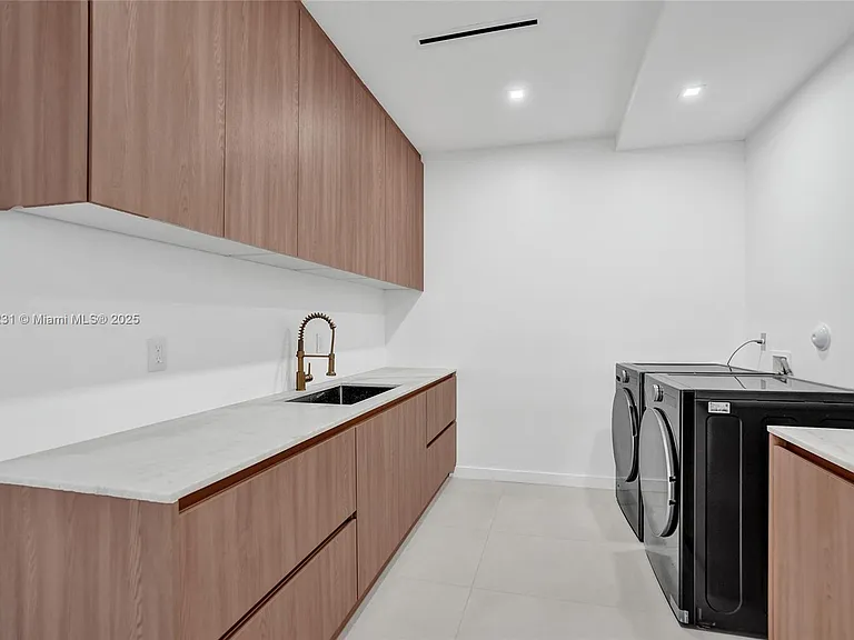 1825 NE 26th Ave — Photo 39