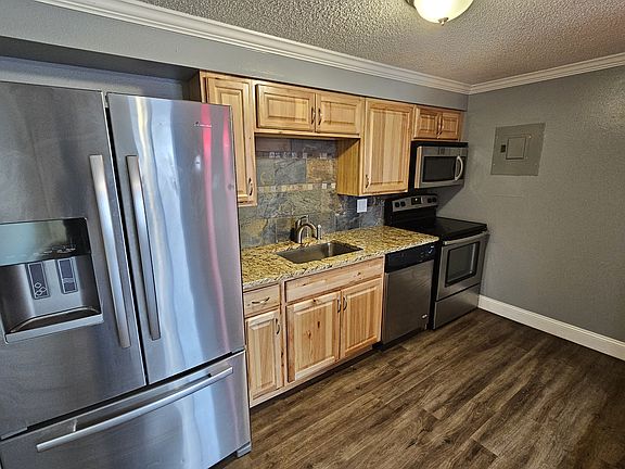 5th image of 1535 York St APT 204