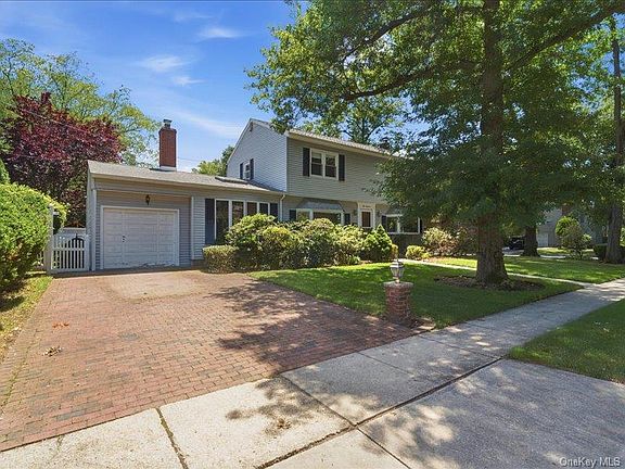 3rd image of 100 Bayberry Avenue