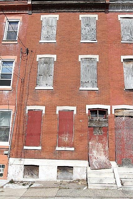 2nd image of 2211 W Oxford St