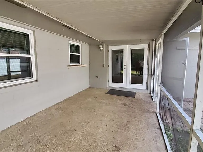 2267 Coventry Dr — Photo 21