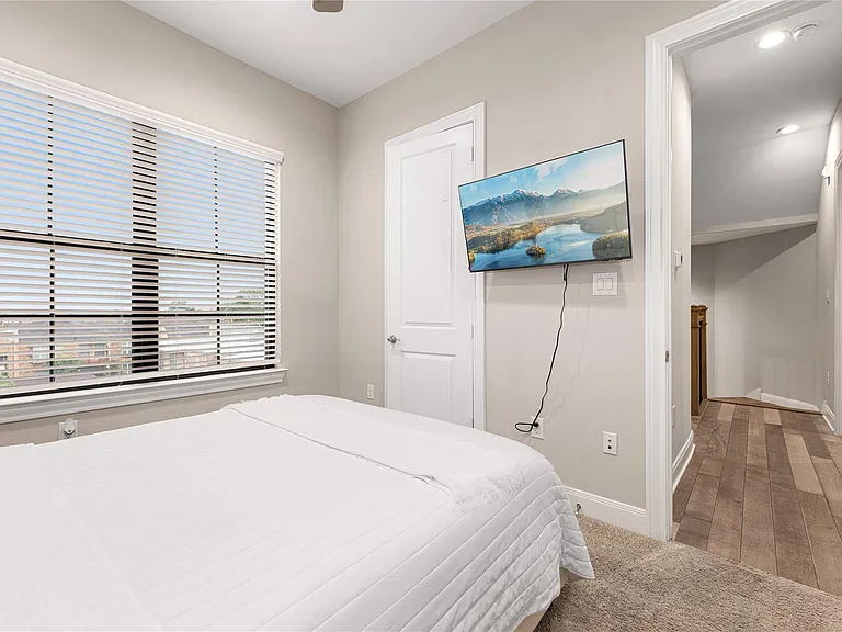 3334 Beverly Forest Dr — Photo 5