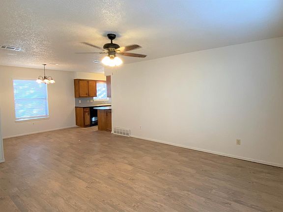 3rd image of 307 E 15th St