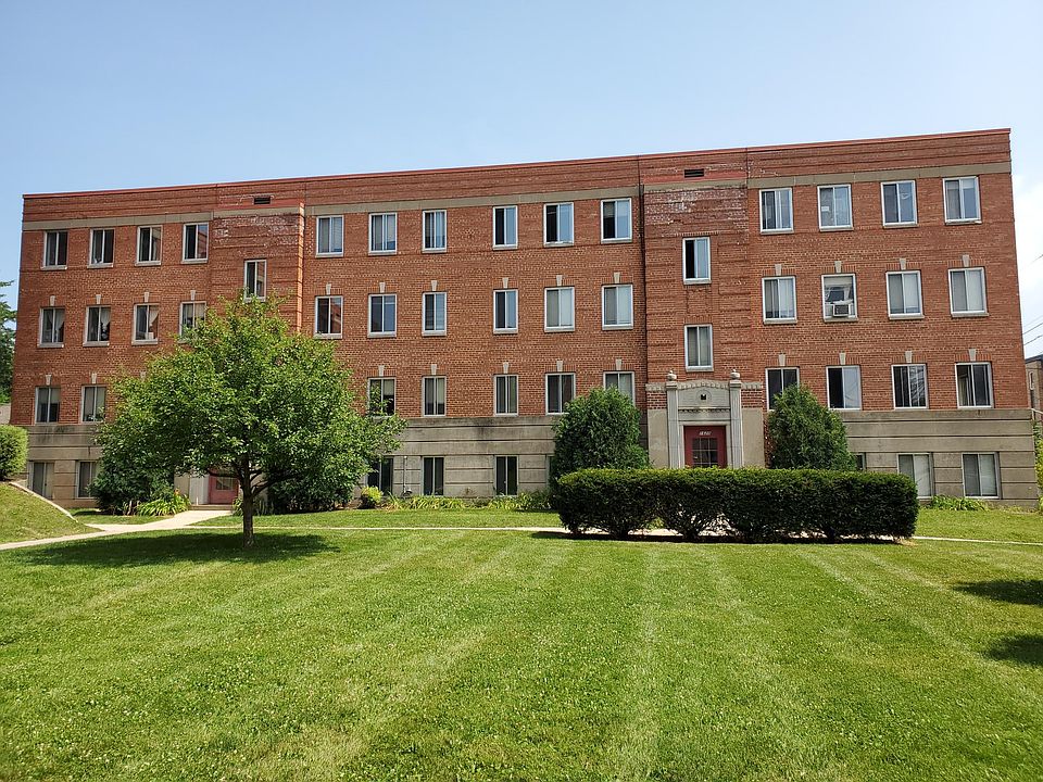 Lower Courtyard