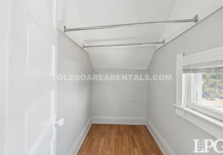 340 E Lake St — Photo 17