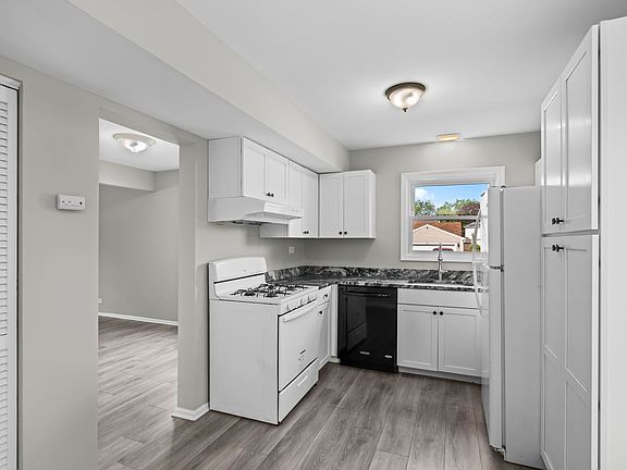 4th image of 5039 Chambers Dr