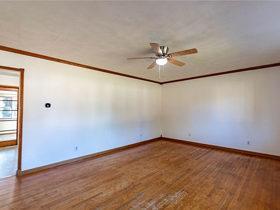 3rd image of 312 W Mitchell St