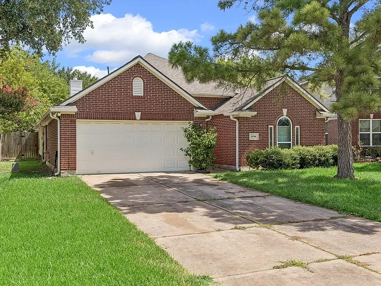 9714 Shadowglade Ct — Photo 1