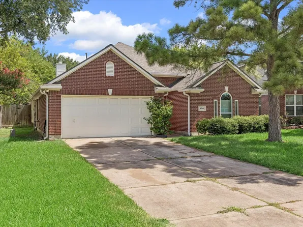9714 Shadowglade Ct, Houston, TX 77064