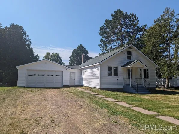 204 E Conglomerate St, Ontonagon, MI 49953