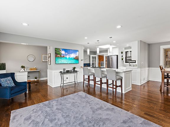 4th image of 14147 Garavogue Ave