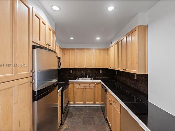 3rd image of 145 SE 25th Rd APT 404