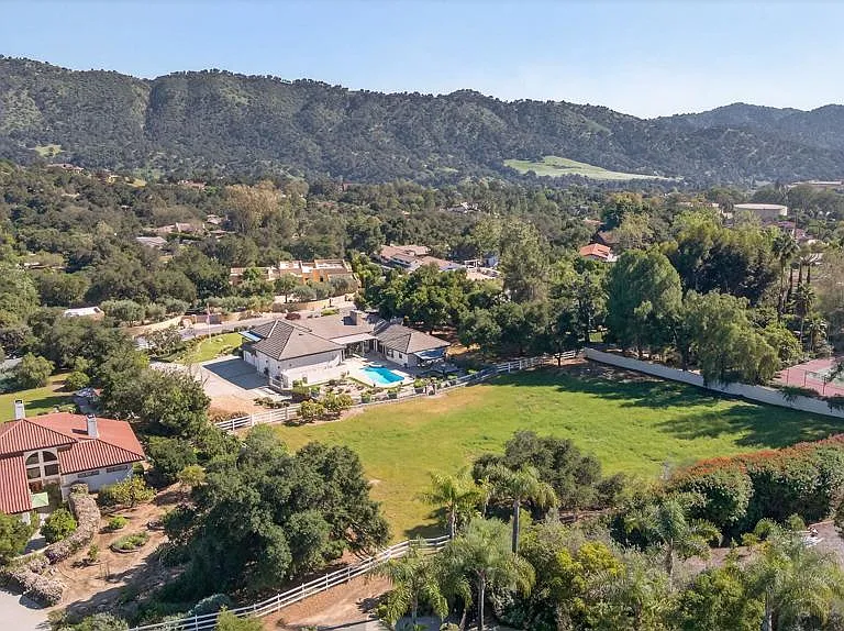10995 Alto Ct — Photo 40
