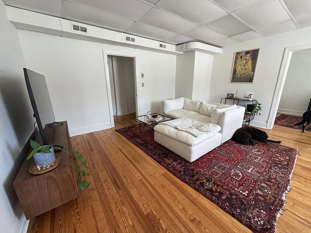 2 bed, 1.0 bath, 1440 sqft, $1,600 — Photo 3