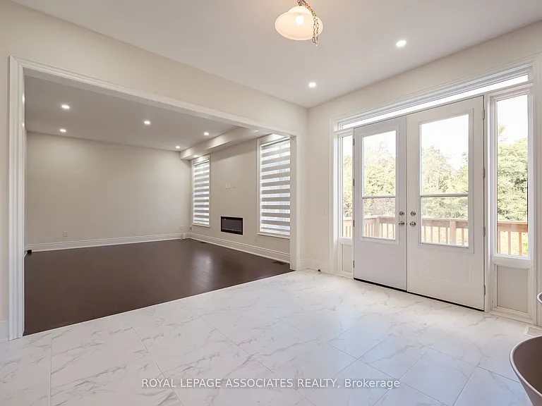 55 Raspberry Ridge Ave — Photo 13