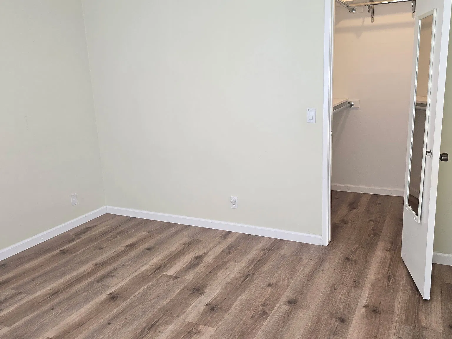8942 Pinehurst Cir — Photo 2